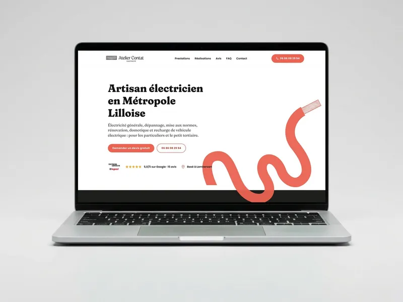 Page d'accueil du site atelier-contat-electricite.fr présentée sur ordinateur portable